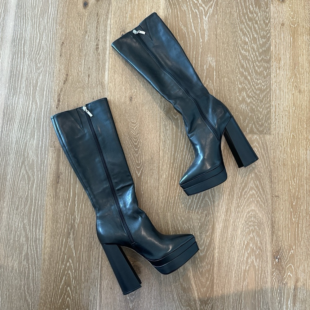 Schutz platform boot